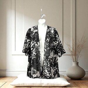 Mile End, Black & White Foliage Print Lightweight Kimono, Large